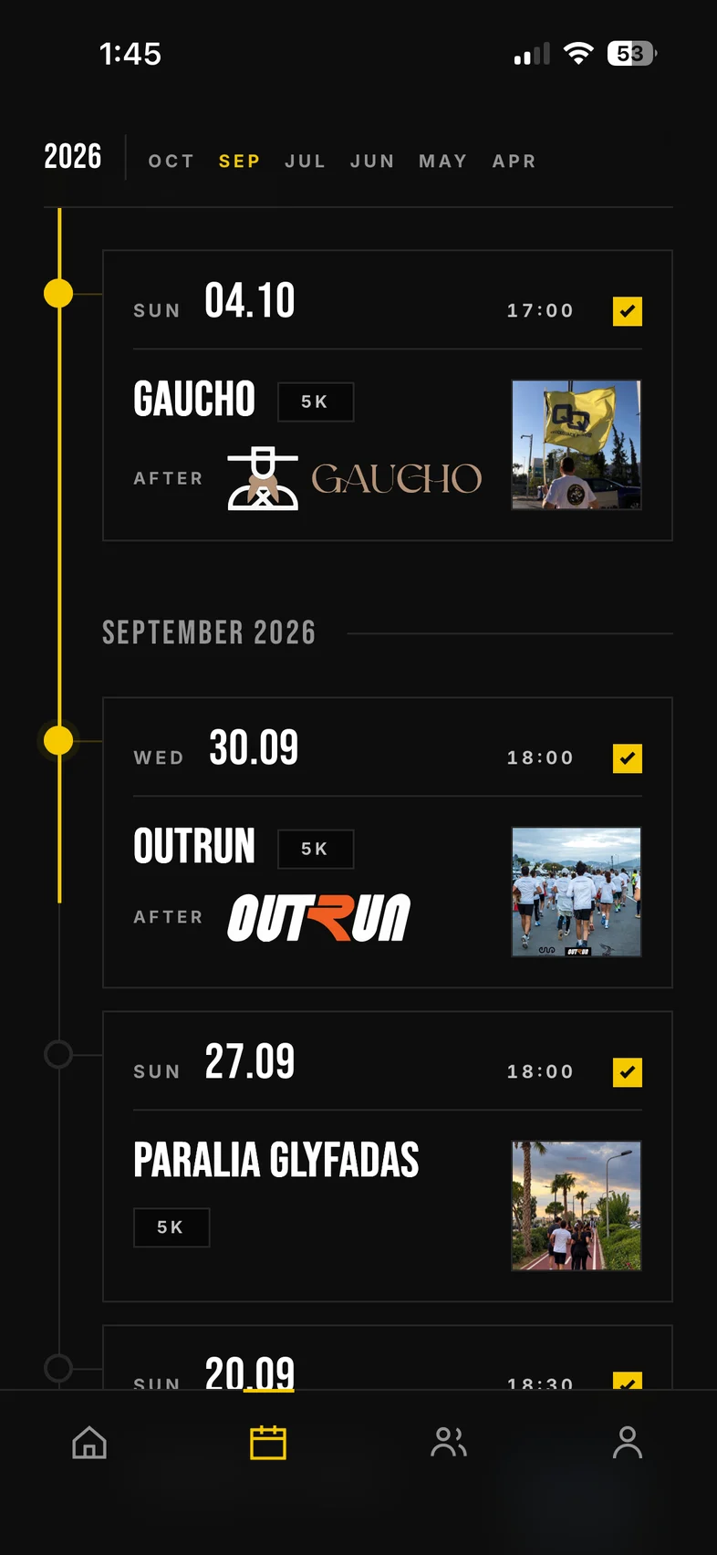 The QuickQuack runs timeline: each run with its date, start time, distance, the café after and a photo, ticked where she checked in.