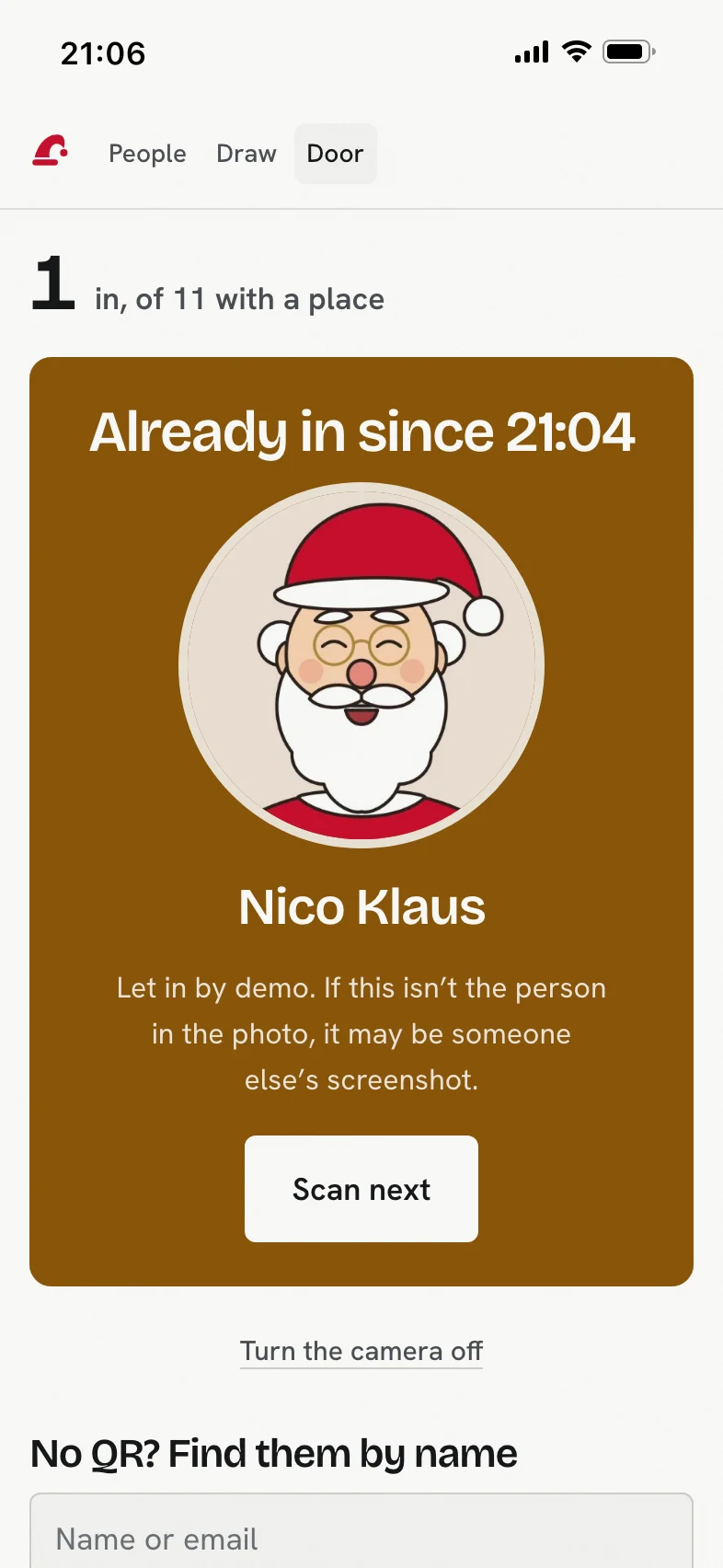 The door: amber, Already in since 21:04, the same Santa drawing, and a warning that it may be someone else's screenshot.